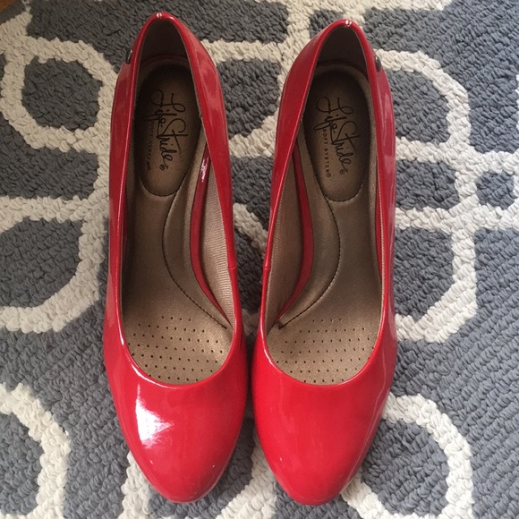 lifestride red pumps